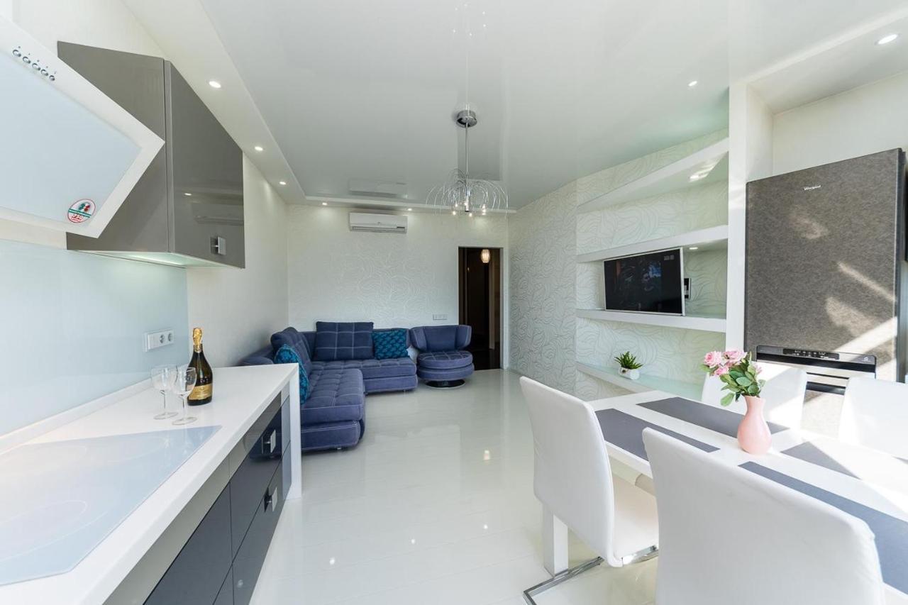 Fashionable Panoramic Apartments Dnieper. Obolon เคียฟ ภายนอก รูปภาพ