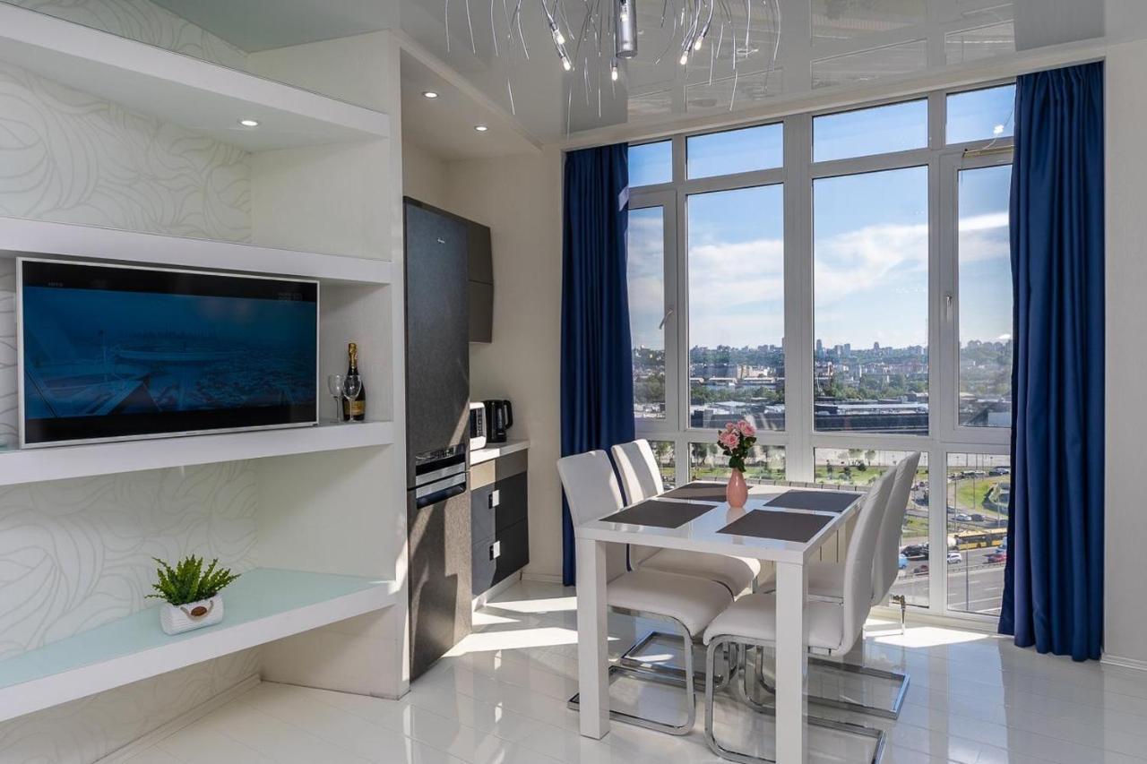 Fashionable Panoramic Apartments Dnieper. Obolon เคียฟ ภายนอก รูปภาพ