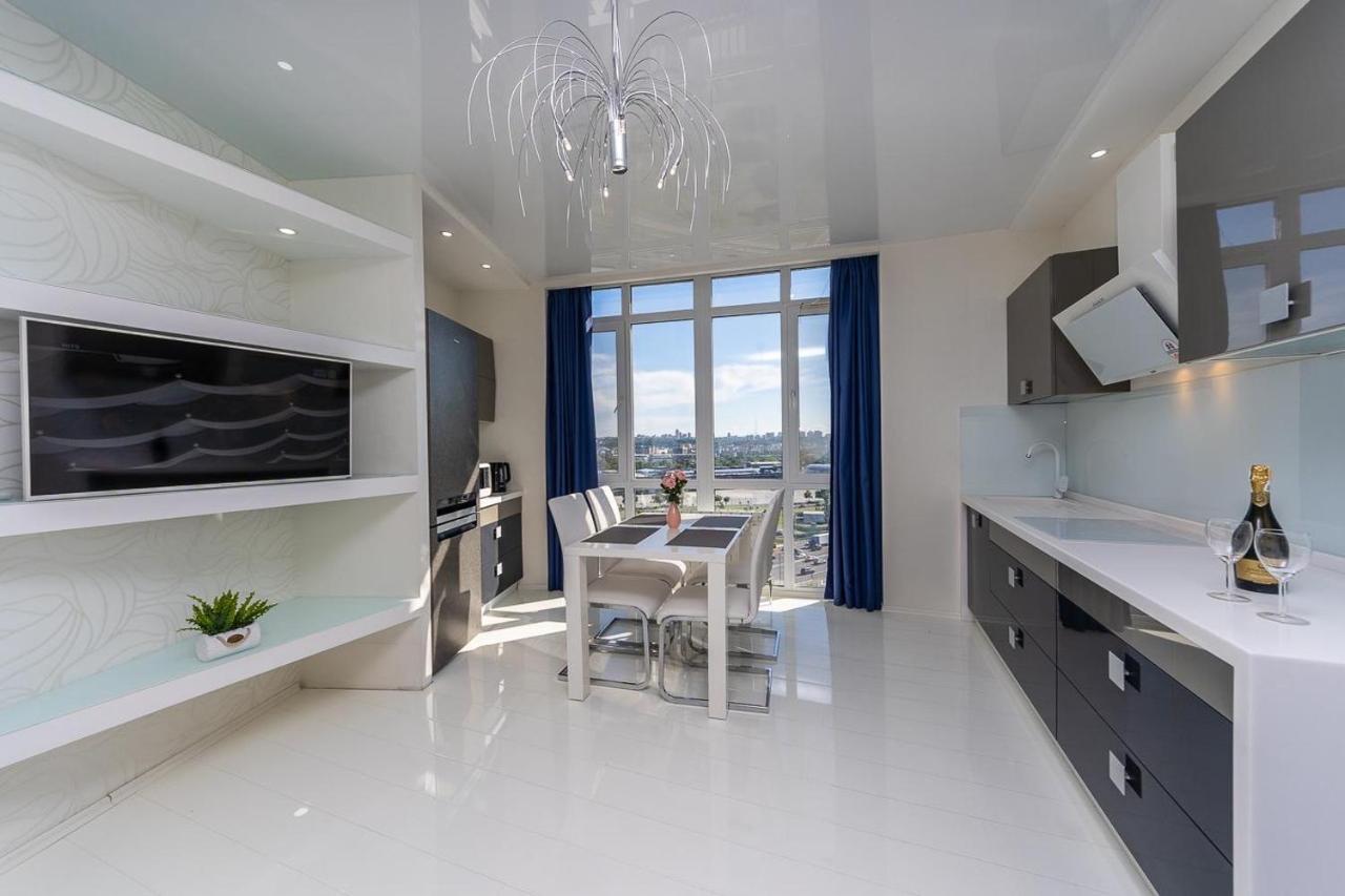 Fashionable Panoramic Apartments Dnieper. Obolon เคียฟ ภายนอก รูปภาพ